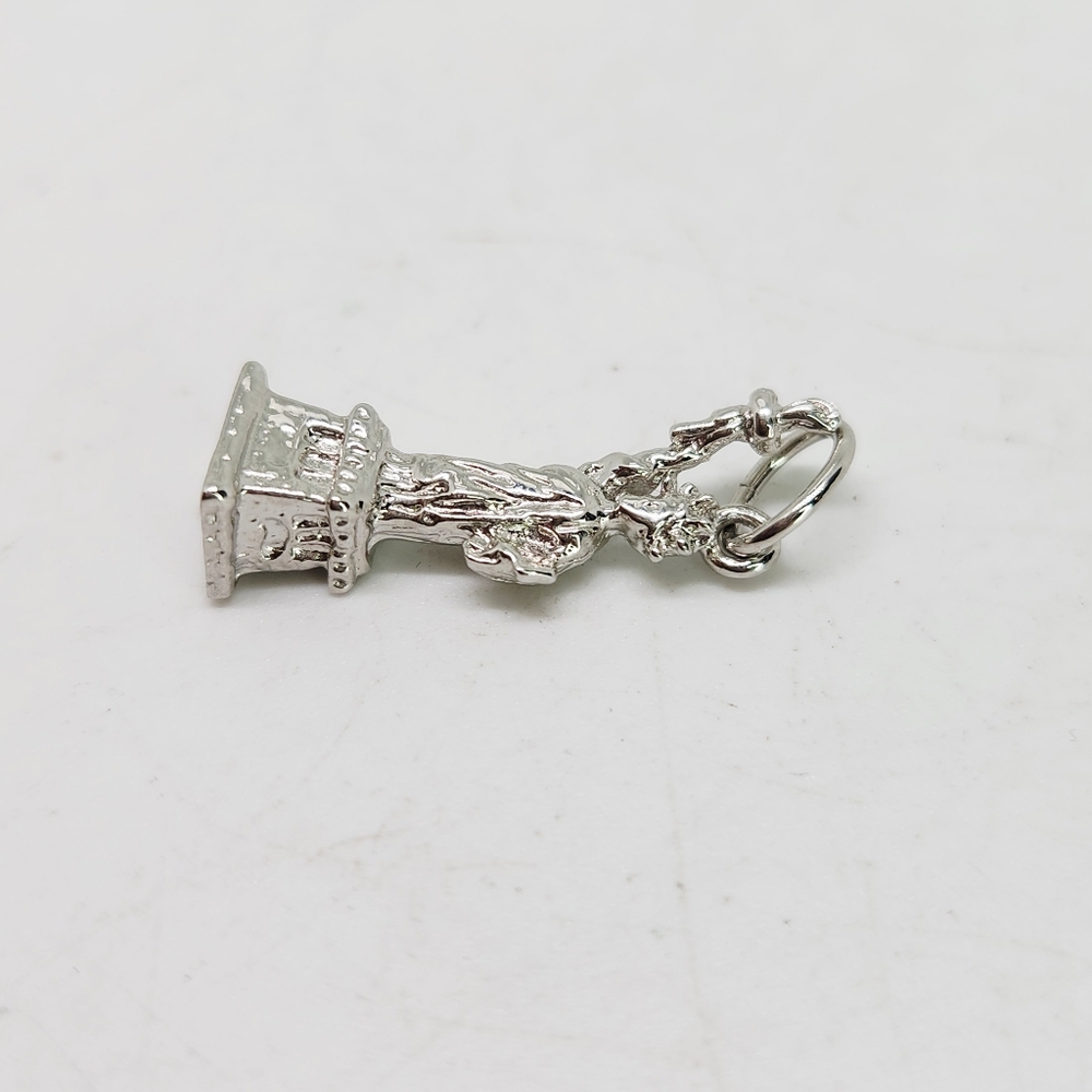 Vintage Sterling Silver Statue of Liberty Charm Pendant NYC Souvenir Figural - Picture 2 of 5